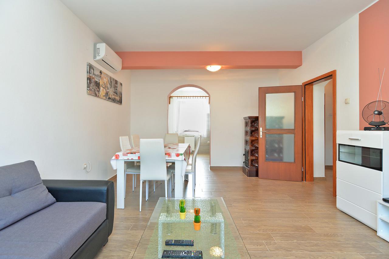 Apartments Gracijano 1724 Ližnjan المظهر الخارجي الصورة