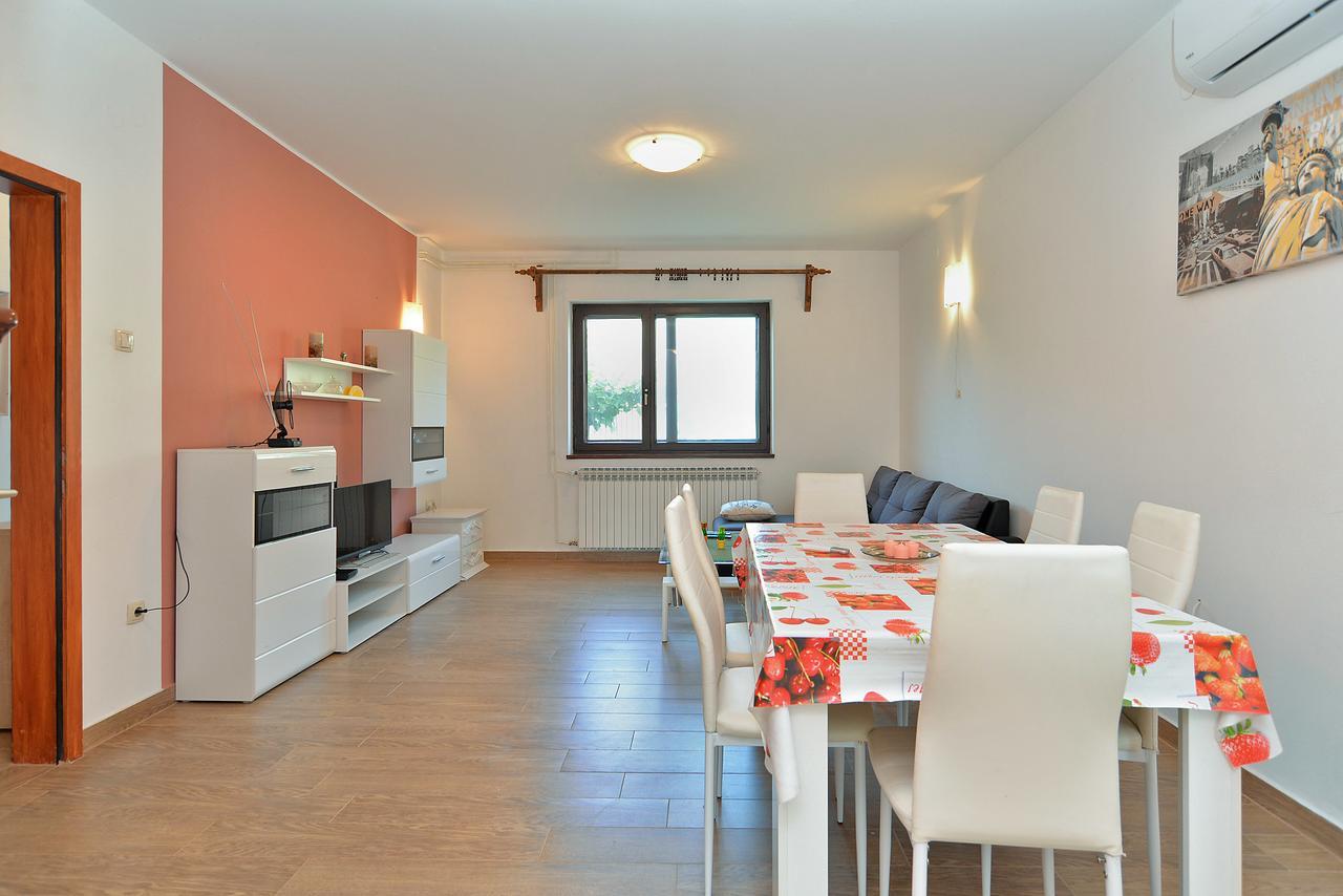 Apartments Gracijano 1724 Ližnjan المظهر الخارجي الصورة